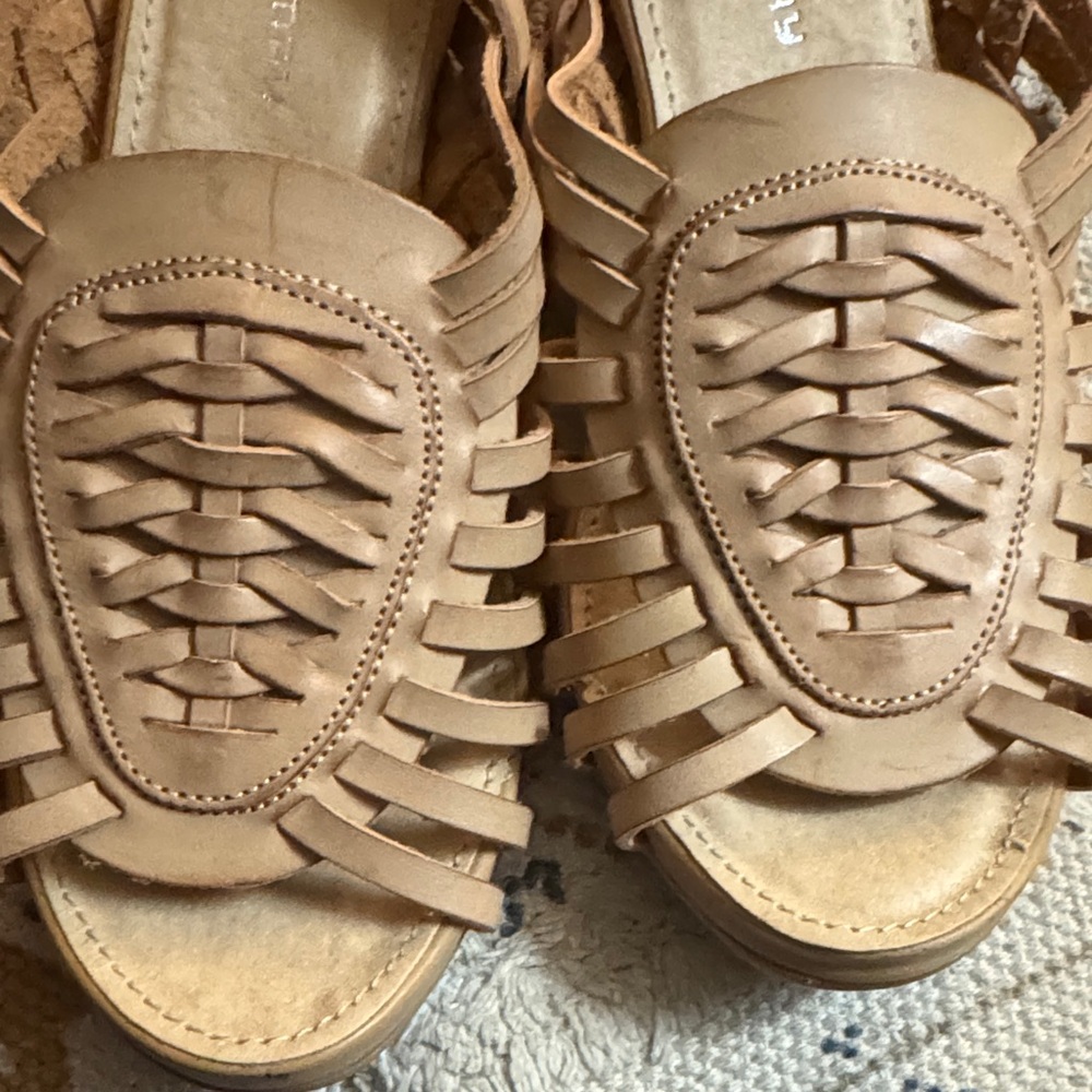 Chinese Laundry Women's  Huarache Wedge Sandals NWOT - Picture 3 of 12